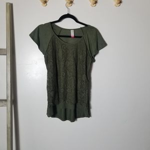 NO BOUNDARIES LACED FRONT OLIVE SHIRT SIZE MEDIUM